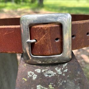 Vintage GAP Brown Leather Belt with silver buckle. Sz M/32
